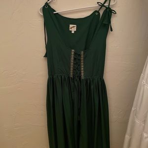 (Scroll) costume set white dress, green dress set